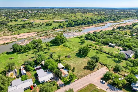 609 E Main St, Llano, TX 78643 photo 13