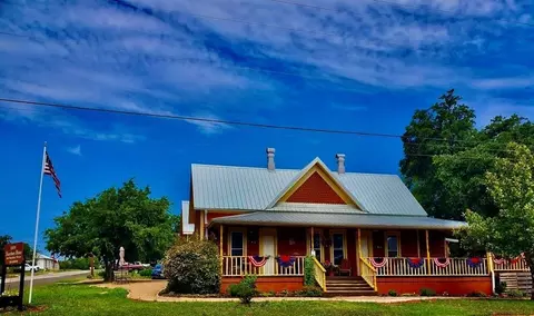 1307 Wright St, Llano, TX 78643
