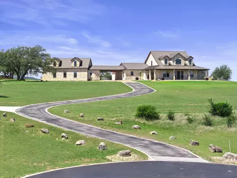 297 Kylie Rae Ct, Cypress Mill, TX 78663