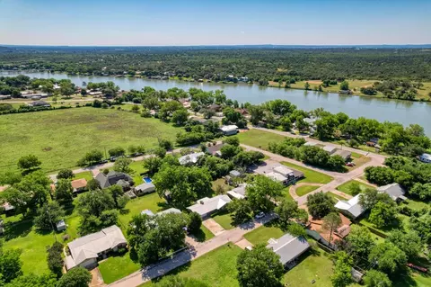206 Mcgee Trl, Kingsland, TX 78639