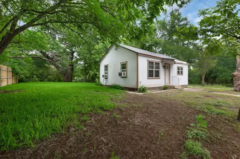 1007 S Pierce St, Burnet, TX 78611