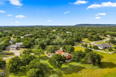 111 Woodlawn Dr, Kingsland, TX 78639