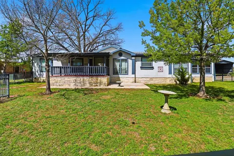 2449 River Oaks Dr, Kingsland, TX 78639