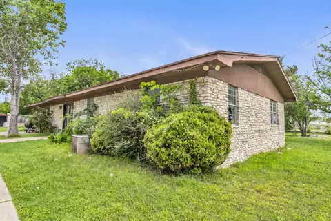 802 Westfall St, Burnet, TX 78611