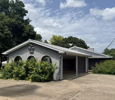 208 Riverside Dr, Kingsland, TX 78639