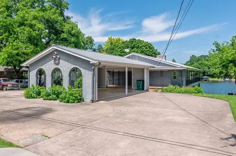 208 Riverside Dr, Kingsland, TX 78639