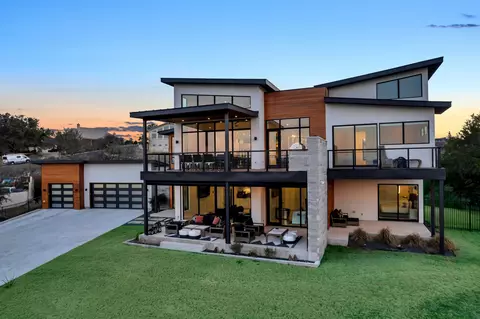 207 Kites Ct, Horseshoe Bay, TX 78657