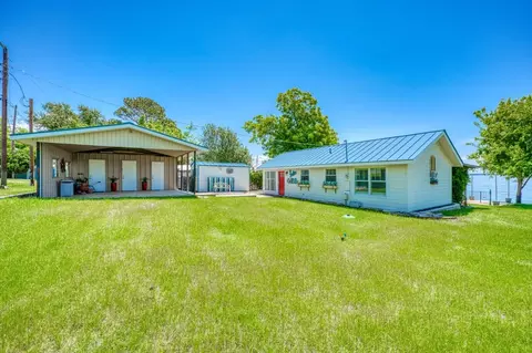 809 Lakeshore Loop, Tow, TX 78672