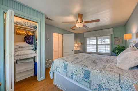 Bedroom - 809 Lakeshore Loop, Tow, TX 78672 photo 3 of 5