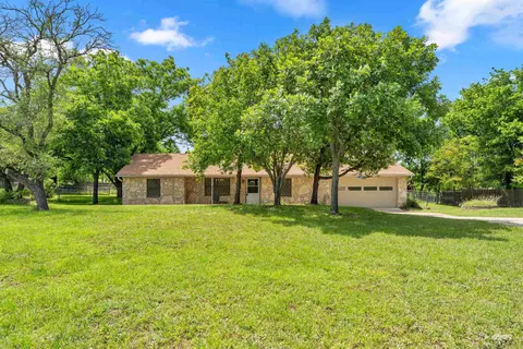 8 Saul Dr, Lampasas, TX 76550