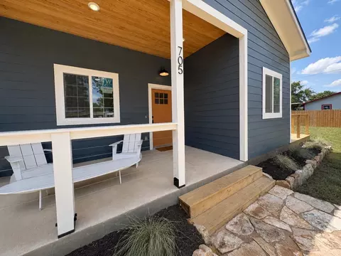 705 Flag St, Llano, TX 78643