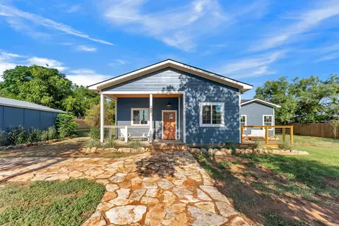705 Flag St, Llano, TX 78643