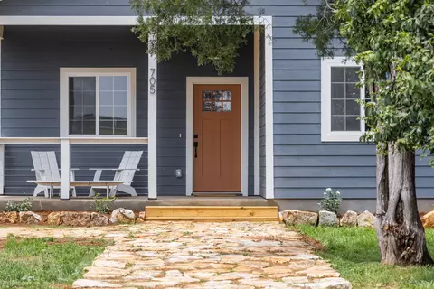 705 Flag St, Llano, TX 78643