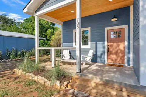 705 Flag St, Llano, TX 78643