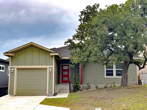 1637 Packsaddle Trl, Kingsland, TX 78639