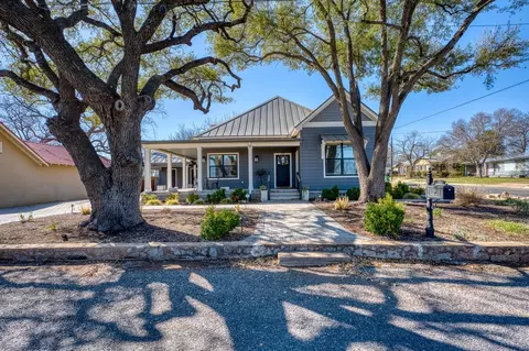 208 W Luce St, Llano, TX 78643