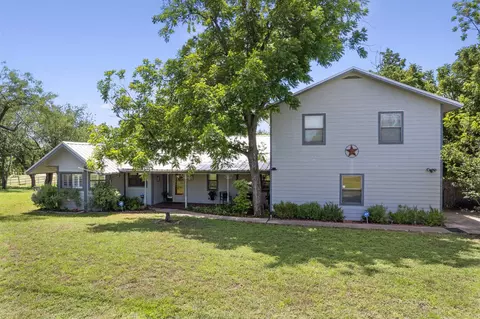 6448 River Oaks Dr, Kingsland, TX 78639