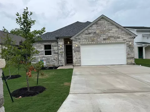 110 Firestone Pl, Meadowlakes, TX 78654