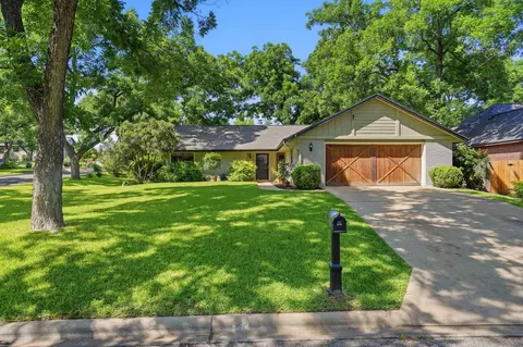 352 San Saba, Meadowlakes, TX 78654