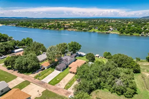 102 Mesquite Dr, Kingsland, TX 78639