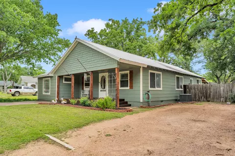 1303 Oak St, Burnet, TX 78611