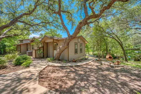 113 Red Bird, Kingsland, TX 78639