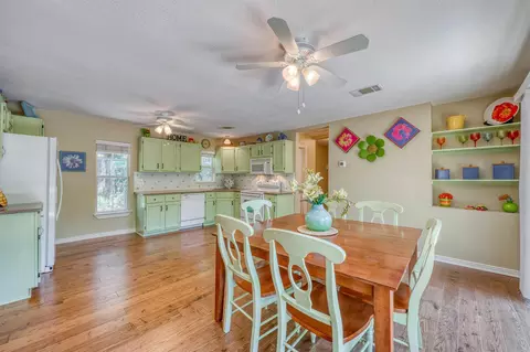 113 Red Bird, Kingsland, TX 78639