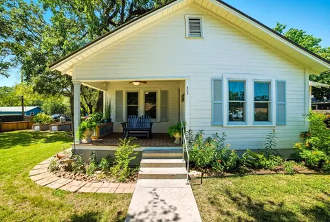 508 S Vandeveer St, Burnet, TX 78611