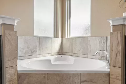 Bath - 104 Estrella Ln, Bertram, TX 78605 photo 2 of 6