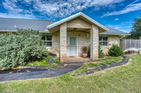215 Mcgee Trl, Kingsland, TX 78639