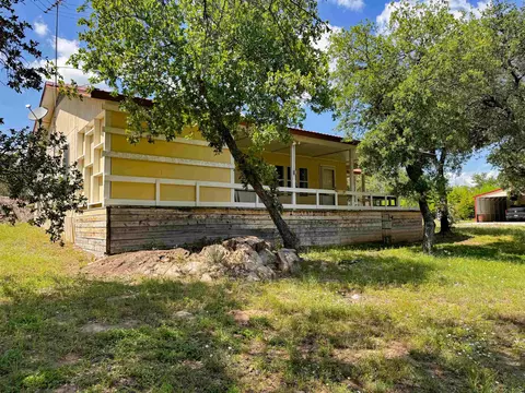 Exterior - 211 E Highway 29, Llano, TX 78643 photo 2 of 11