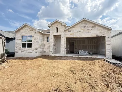 7 Fairway Ln, Meadowlakes, TX 78654