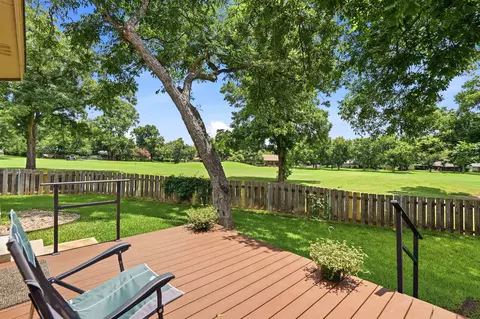 21 Augusta Dr, Meadowlakes, TX 78654