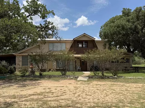 445 Wood Forest Dr, Kingsland, TX 78639