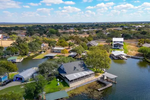 116 Shady Circle Dr, Sunrise Beach, TX 78643