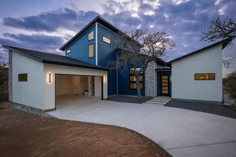 334 E Lake Dr, Buchanan Dam, TX 78609