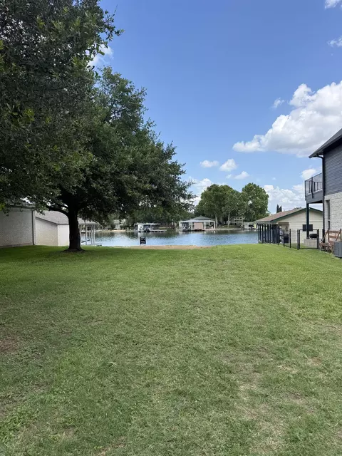 131 Web Isle Dr, Granite Shoals, TX 78654