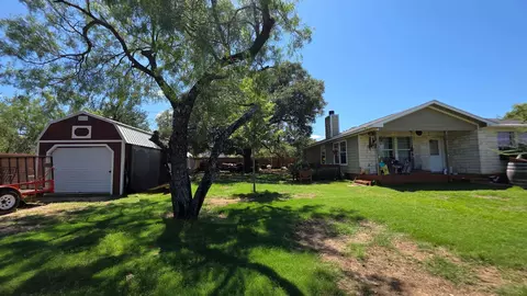 808 Pecan Ln, Cottonwood Shores, TX 78657