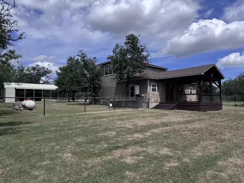 1706 Link Dr, Kingsland, TX 78639