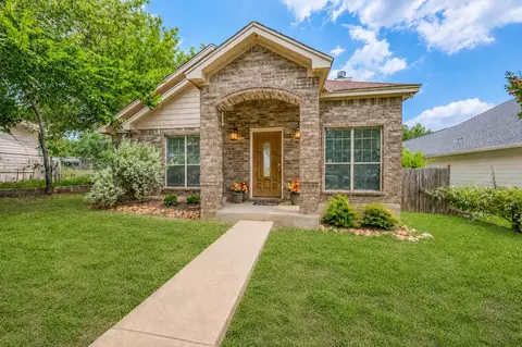 1107 E College St, Llano, TX 78643