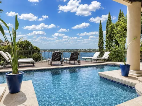 107 Edgewater Cv, Lakeway, TX 78734