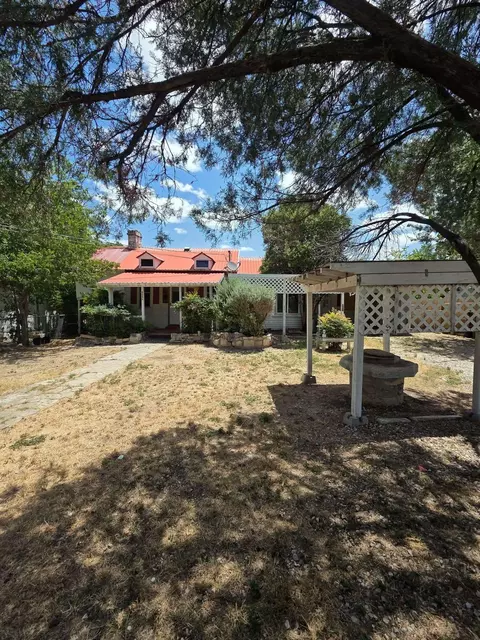505 12 S Main St, Lampasas, TX 76550
