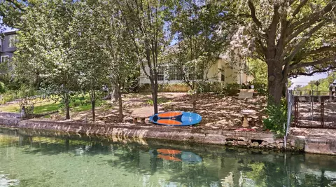 101 Edgewater Ter, New Braunfels, TX 78130