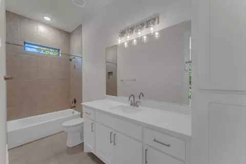 Bath - 2140 Carpenter Loop, Burnet, TX 78611 photo 1 of 5