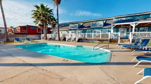 131 W White Ave, Port Aransas, TX 78373