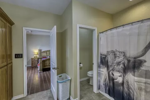 Bath - 809 Skyline Dr, Kingsland, TX 78639 photo 2 of 2