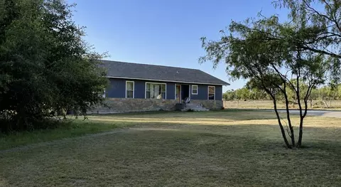 3930 Country Side Dr, Brownwood, TX 76801