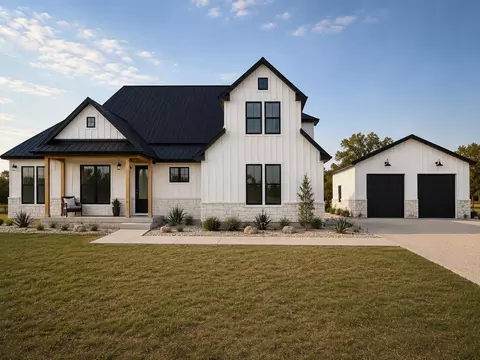 160 Hi Range Dr, Kingsland, TX 78639