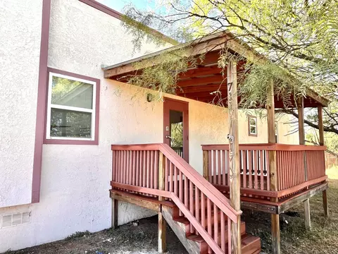 711 Dallas St, Kingsland, TX 78639