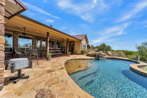 400 Darby Ln, Llano, TX 78643